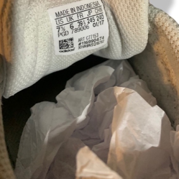 Adidas Classic Superstar Sneakers • Men's Size: 7.5 - Picture 5 of 6